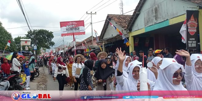 Pawai Pembangunan Tingkat Kecamatan Cisayong, Meriahkan Rangkaian HUT Kemerdekaan RI Ke-77